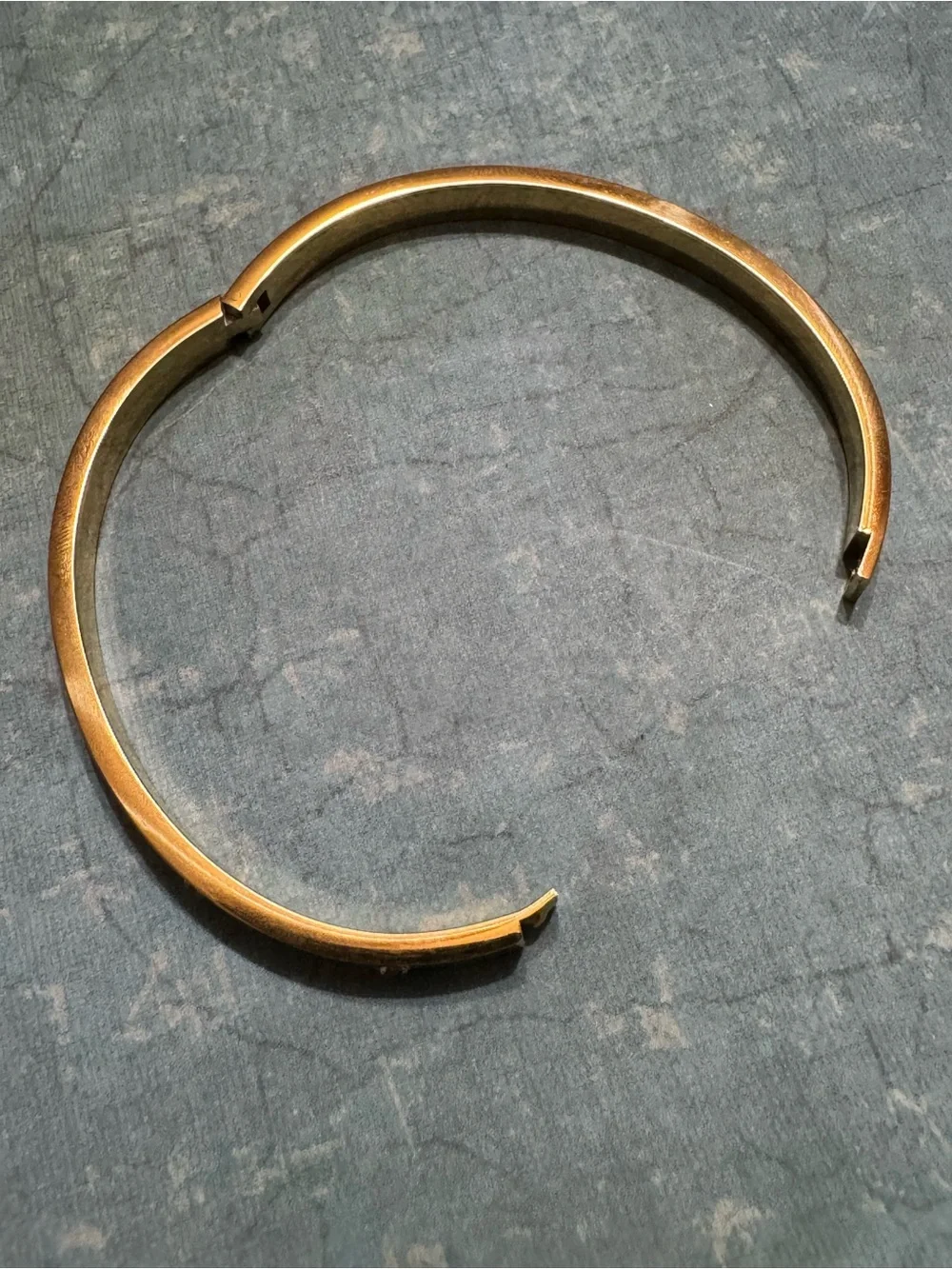 GOLD TONE AND RHINESTONES BRACELET
